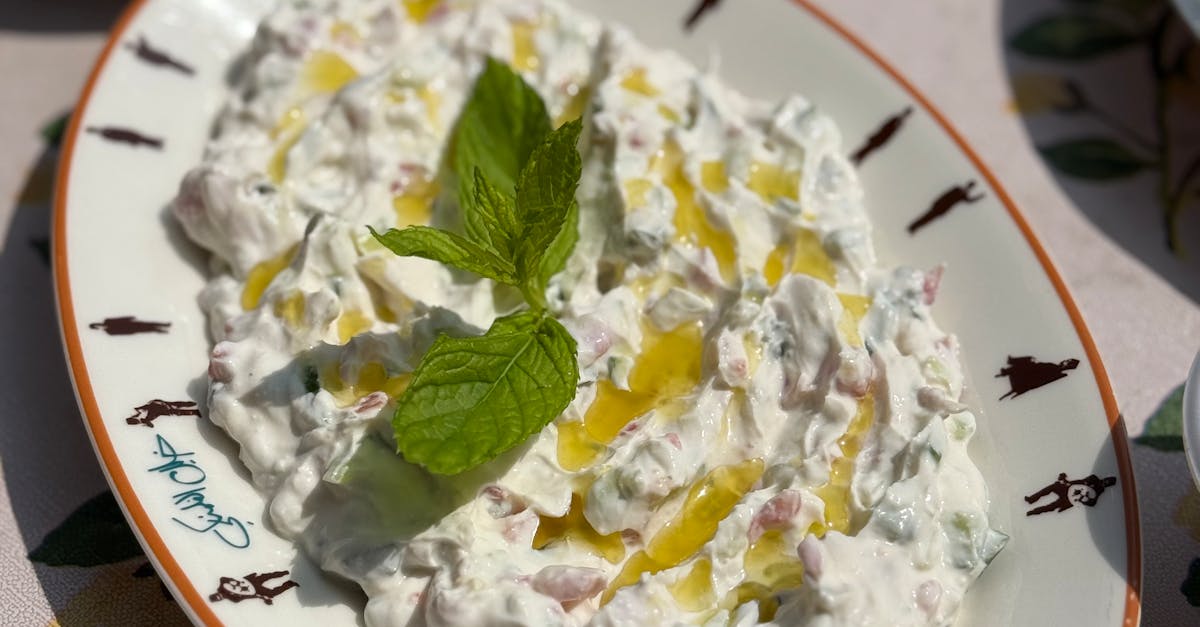 Descoperă secretul sosului tzatziki: rețeta autentică grecească