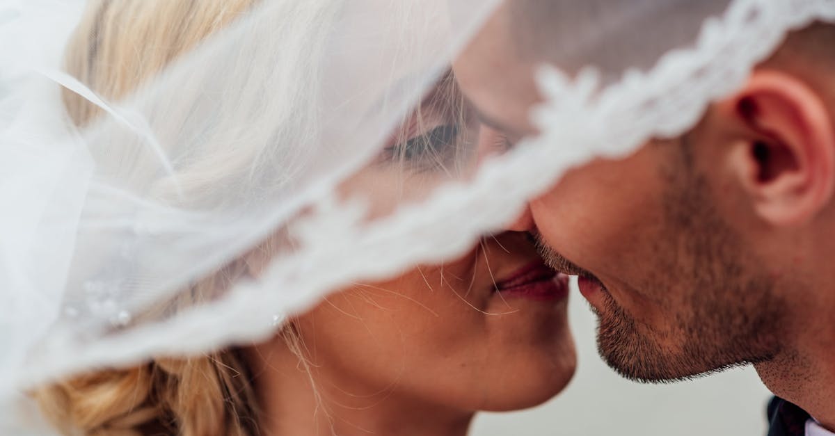Un medic din Bacău scapă de pedeapsă după o căsătorie bigamă