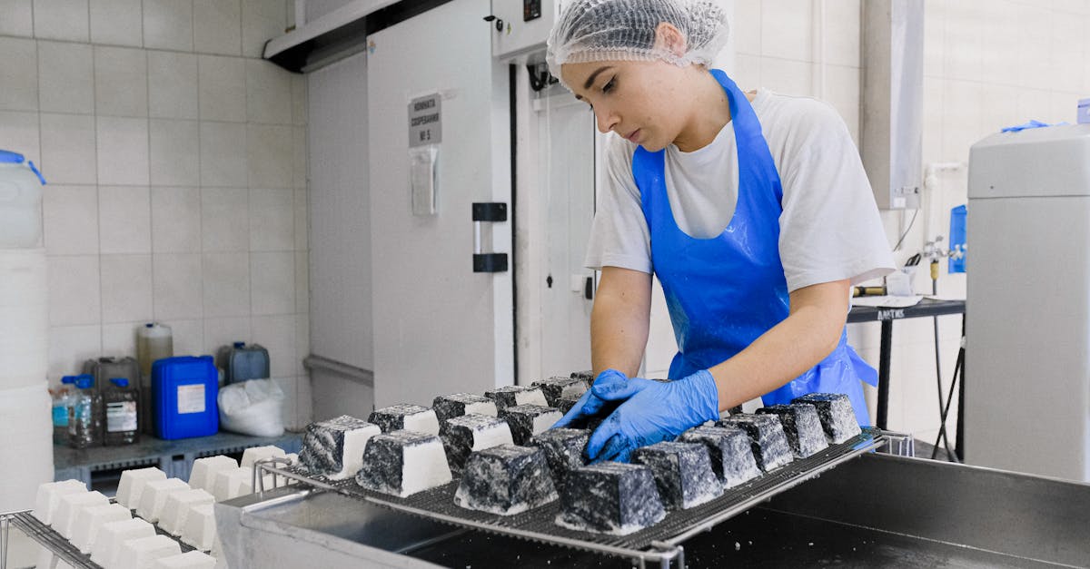 Controale ample la Bistrița-Năsăud: o tonă de alimente retrase și amenzi semnificative