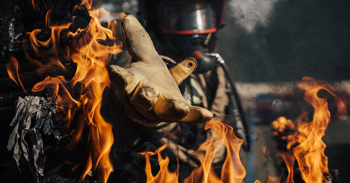 Pompierii din Arad mobilizați pentru a combate incendii multiple