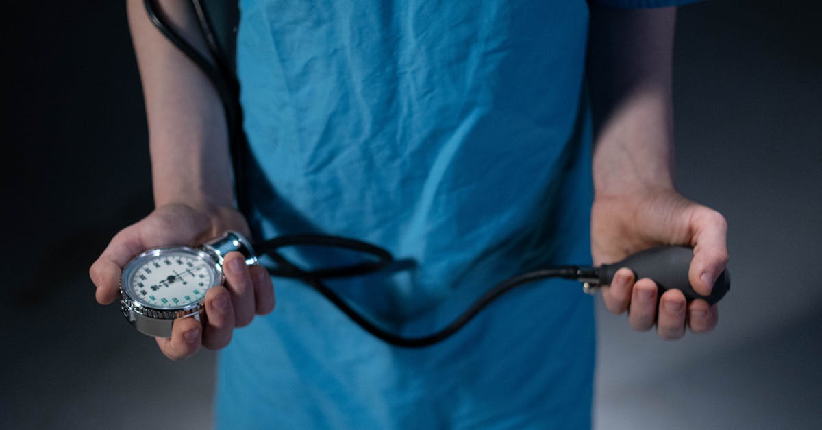 Medicamente comune care pot provoca creșterea tensiunii arteriale. Sfaturi de la cardiologi pentru menținerea sănătății