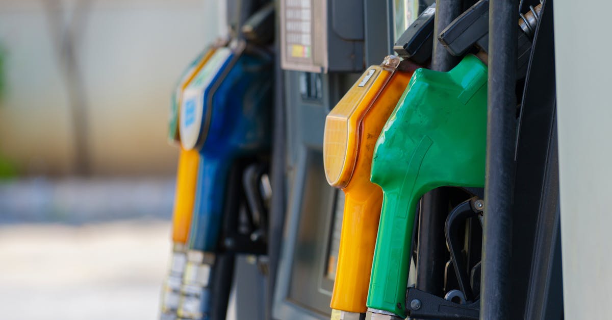 România se pregătește pentru o creștere semnificativă a prețurilor la carburanți din august