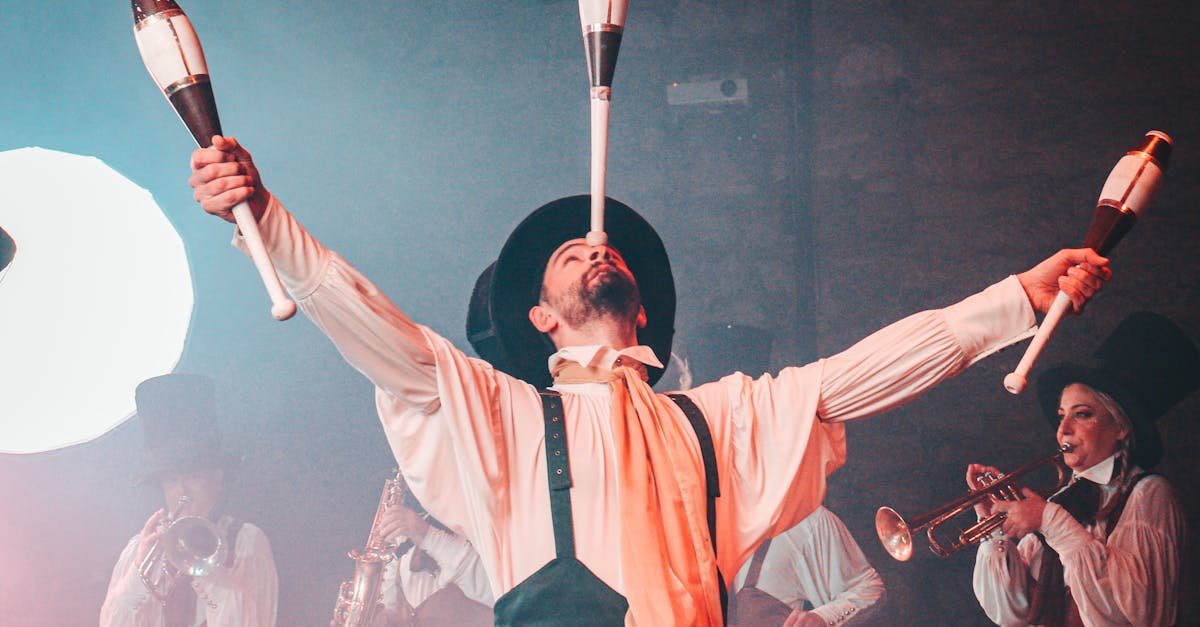 Flavius Buzilă aduce un spectacol de comedie și muzică live la Timișoara