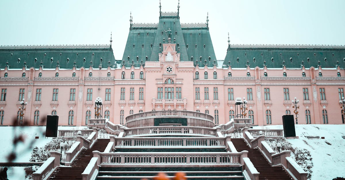 Iașiul, în urma altor orașe mari în turism, dar Botoșani înregistrează creșteri