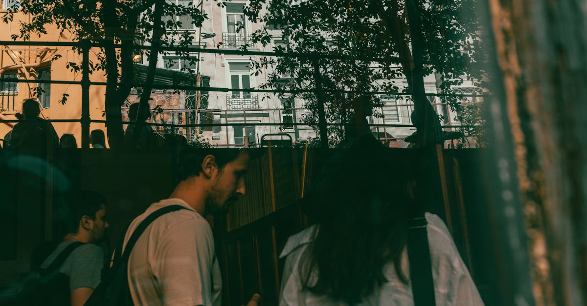 Căutări intense pentru un bărbat dispărut dintr-un complex turistic din Poiana Brașov
