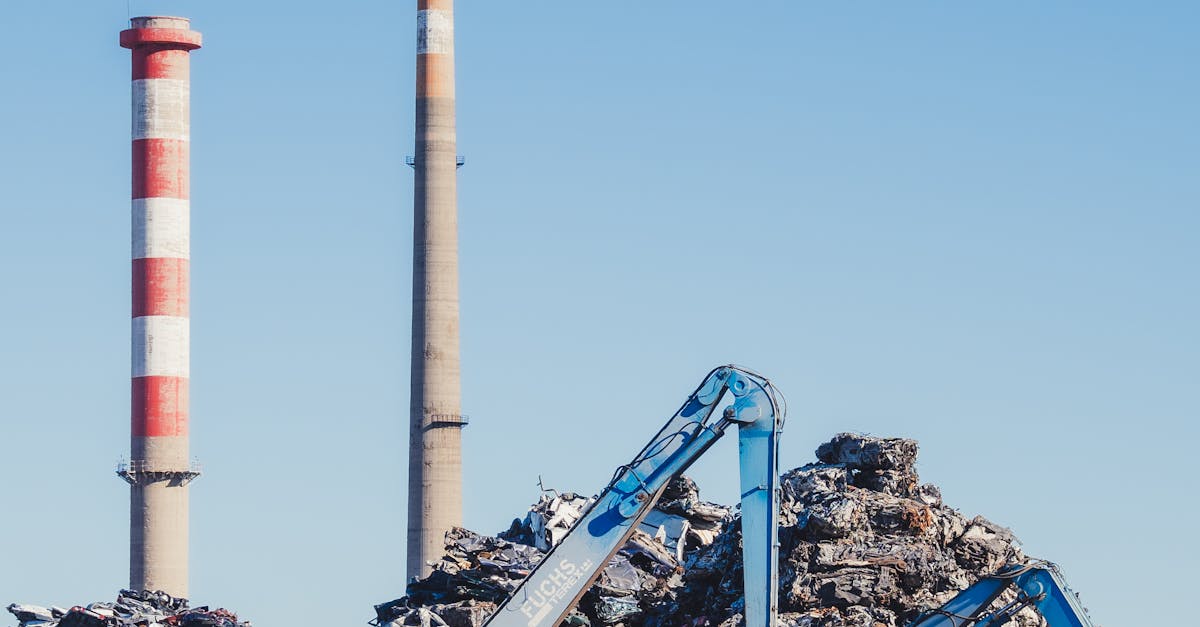 Demolarea unui simbol al industriei din Iași: ce urmează după coșul de fum