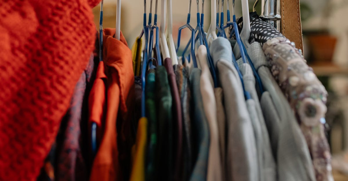 Cum second-hand-urile din Sibiu oferă soluții accesibile pentru cei cu buget limitat
