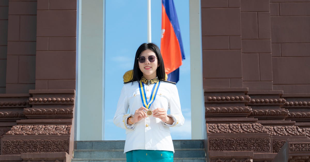 O tânără de excepție: Simina Teodora Buculei, absolventă cu distincție a SNSPA