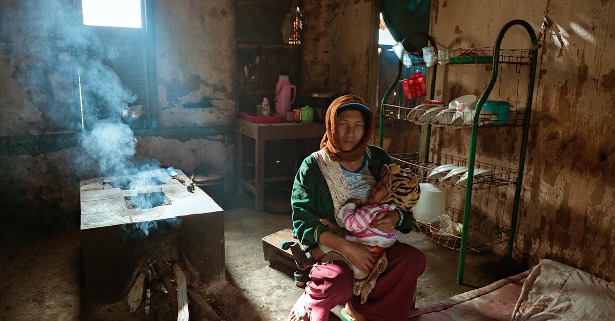 Mama a cinci copii cere ajutor pentru a pleca în Italia în căutarea unei vieți mai bune