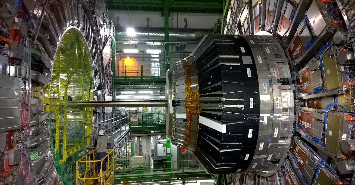 CERN descoperă indicii despre dispariția antimateriei după Big Bang