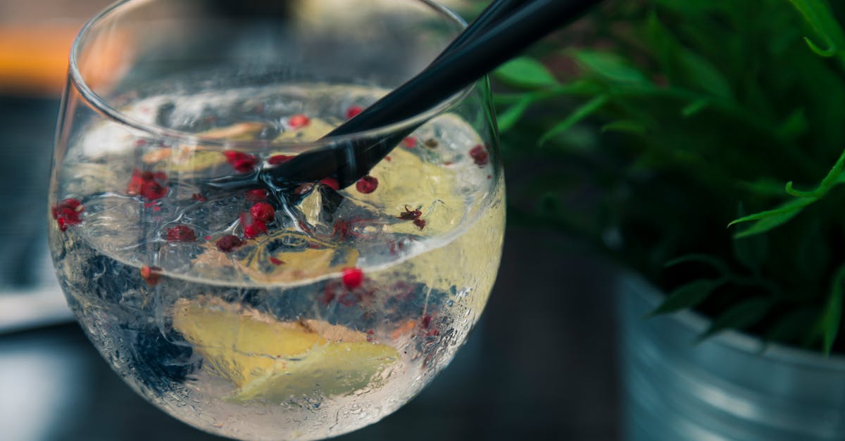 Cocktail-uri la sticlă: confort și gust în fiecare ocazie
