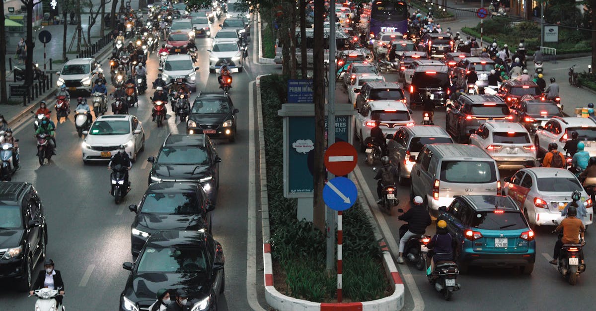 Interdicțiile recente din intersecția Moara de Foc din Iași provoacă aglomerație și neliniște în trafic