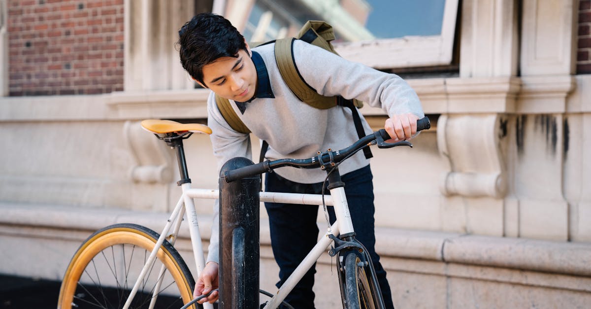 Transformă-ți plimbările cu bicicleta: Accesoriile esențiale pentru o experiență completă