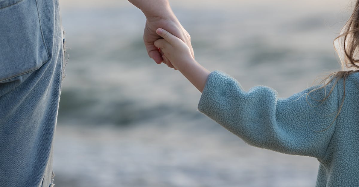 Un caz tulburător din Bistrița: fetiță de 13 ani abuzată de tată