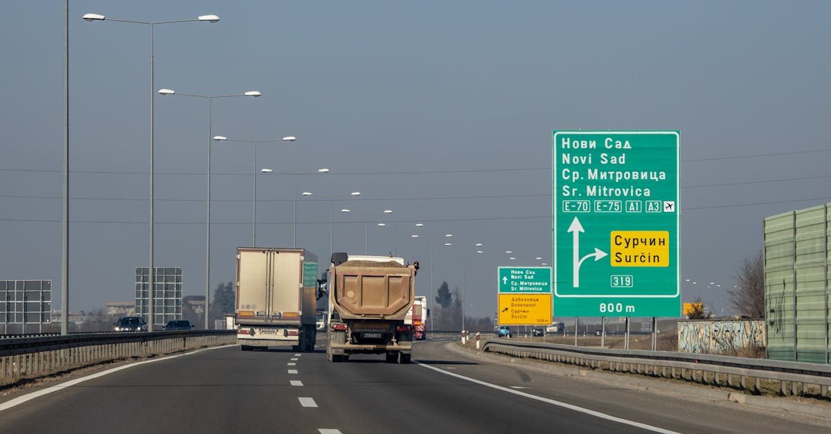 Protest pe autostrada A1: șofer blocat cu camionul și steagul României