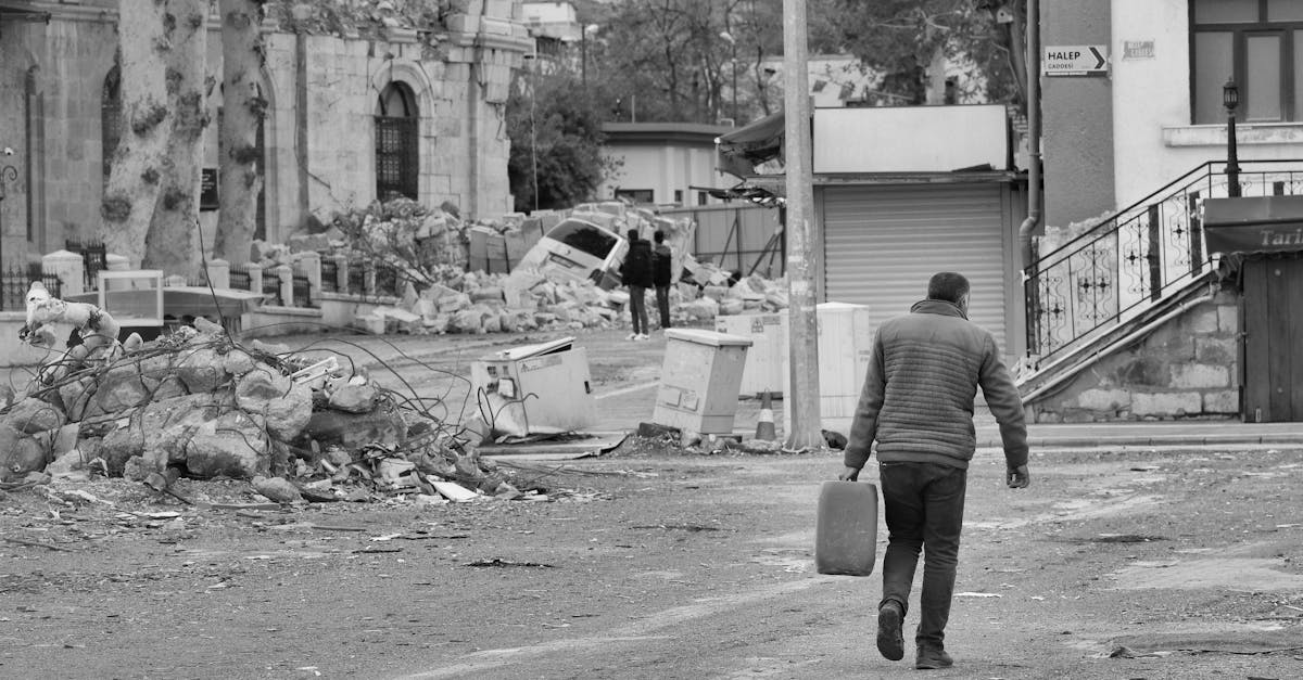 Accident grav pentru un copil de 12 ani într-o clădire abandonată
