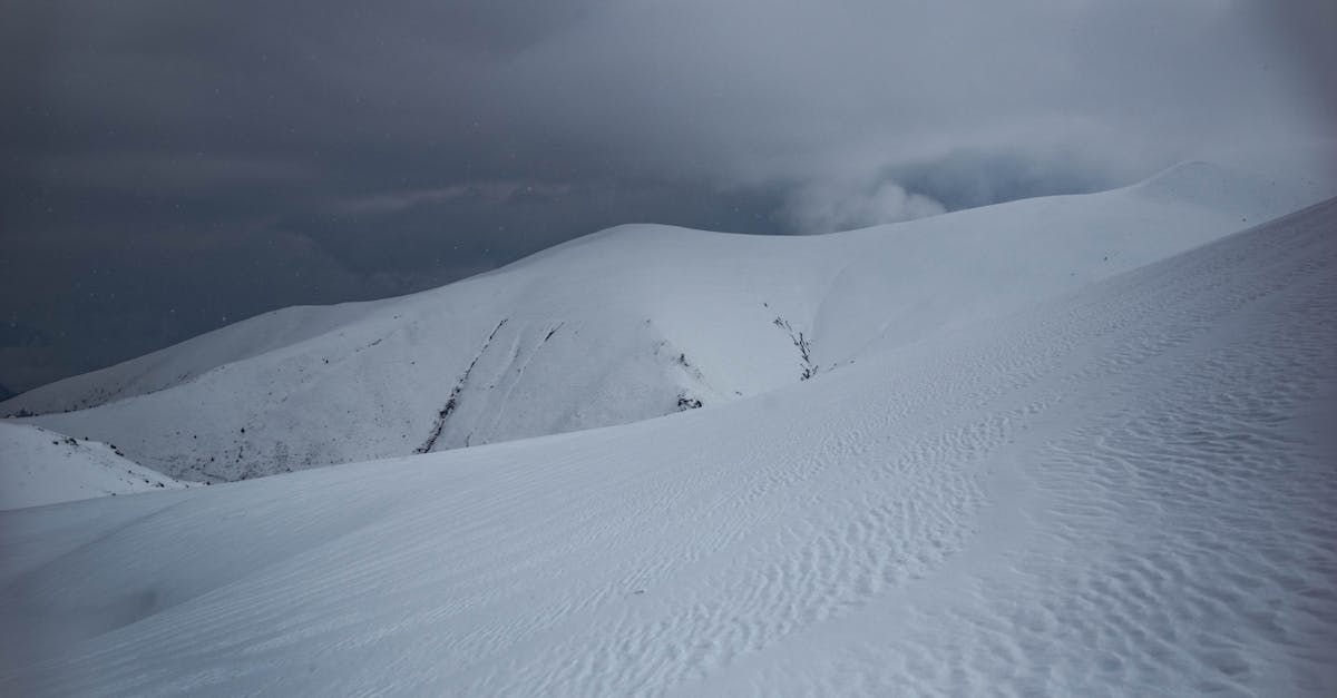 Prognoza meteo pe patru săptămâni: temperaturi extreme și furtuni în România