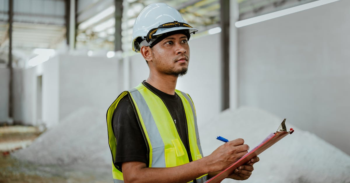 Muncă nedeclarată în construcții: amenzi de 420.000 lei aplicate în Dâmbovița