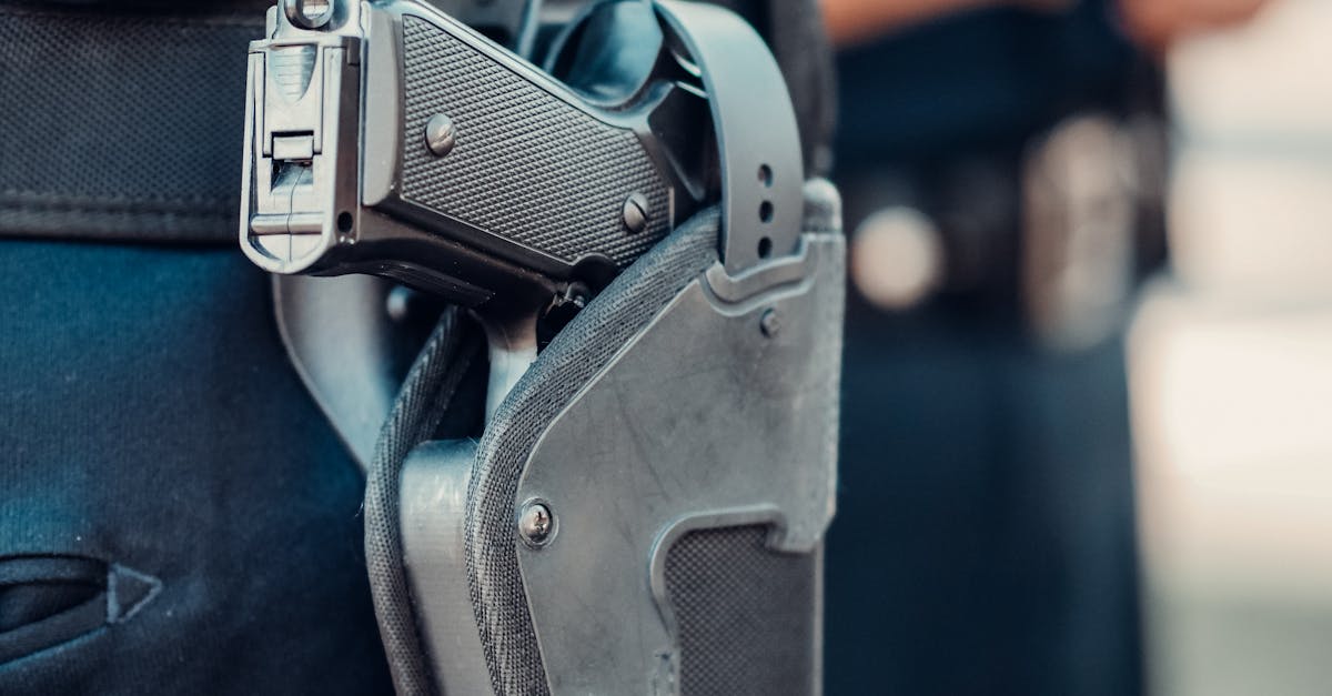 Poliția din Alba confiscă peste 460 de arme în primele șase luni ale anului 2025