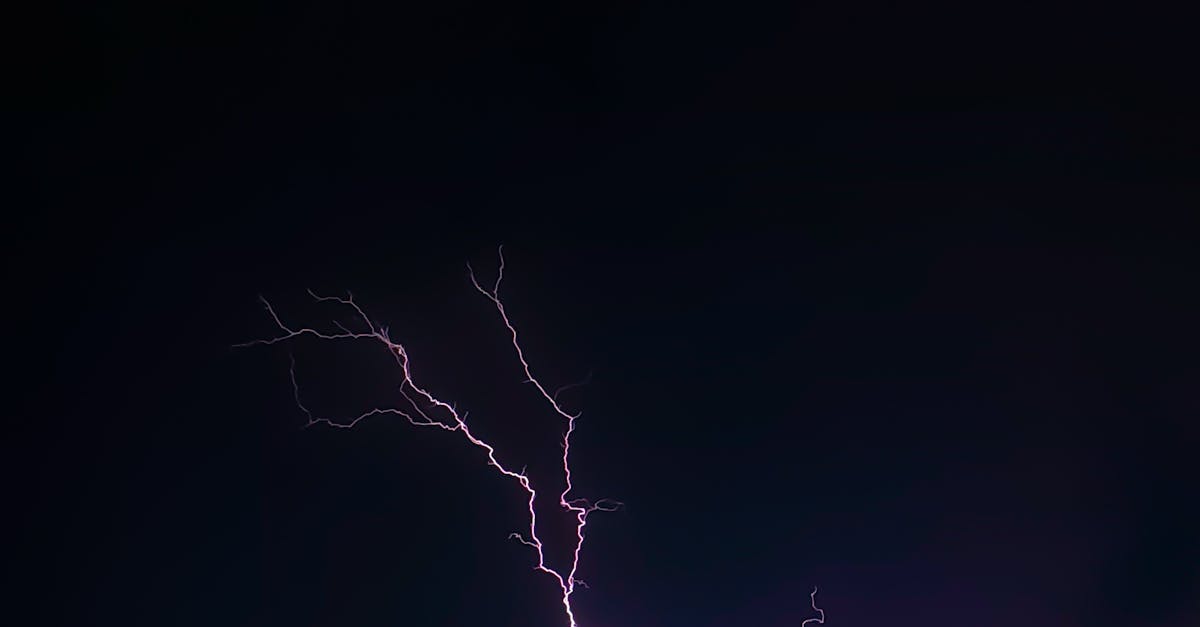 Instabilitatea atmosferică persistă în județul Bihor: avertizări meteorologice în vigoare