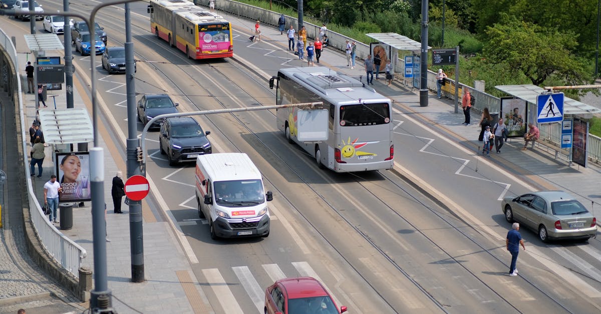 Confuzie pe străzile Clujului: Mașini din alte județe pe banda autobuzelor