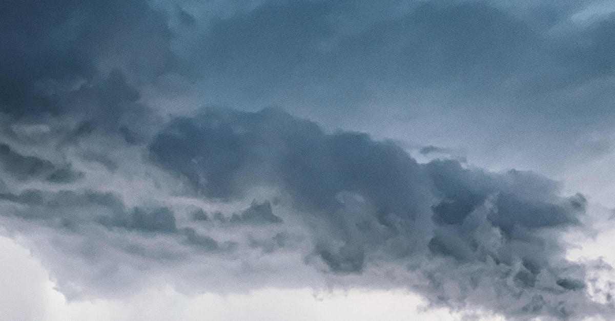 Avertizări meteorologice pentru Mureș: furtuni și căldură extremă în următoarele zile