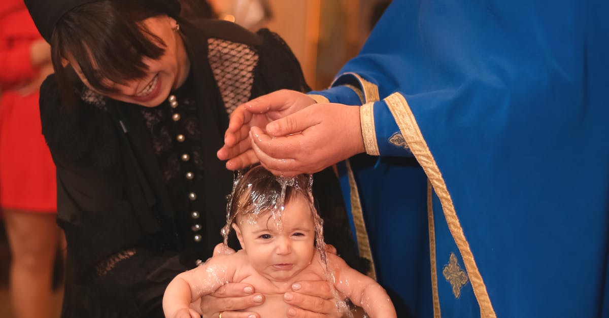 Sfințirea a cinci troițe în comunitatea din Șiștarovăț