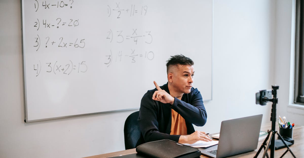 Tânărul profesor din Sibiu oferă meditații gratuite pentru elevi timp de două săptămâni