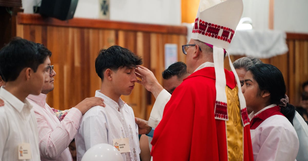 Episcopul Sălajului oficiază o ceremonie emoționantă în Valea Loznei