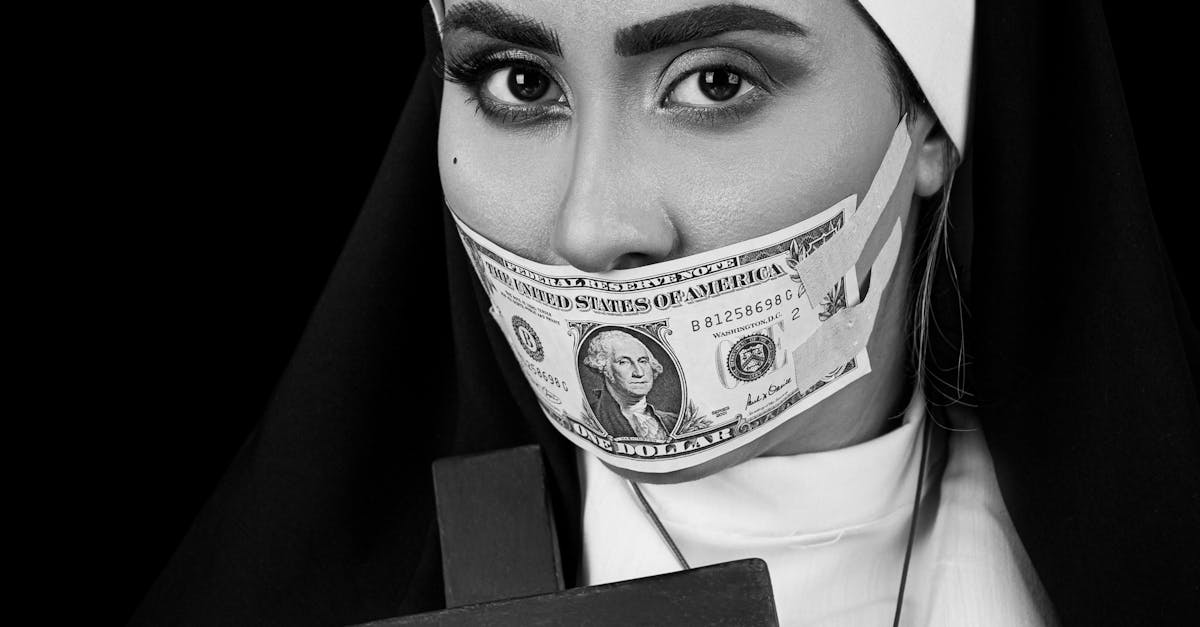 Decizie finală: Ciprian Mega, fost preot, evacuat din biserica din Rogerius