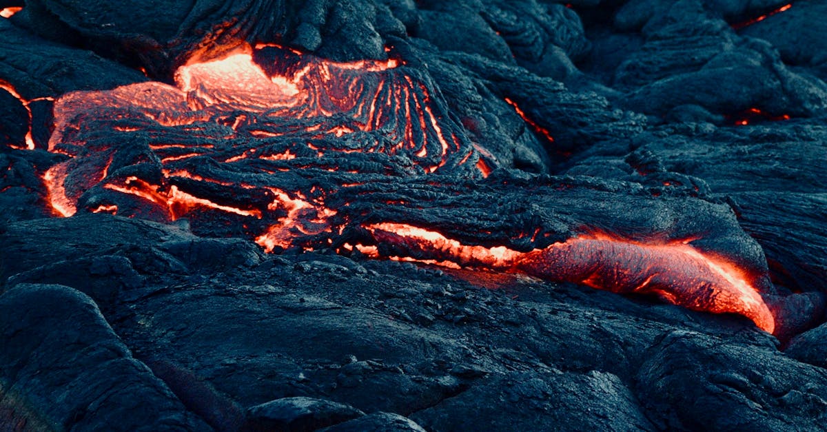 Erupția vulcanului Kliucevskaia în urma unui cutremur major în Orientul Îndepărtat