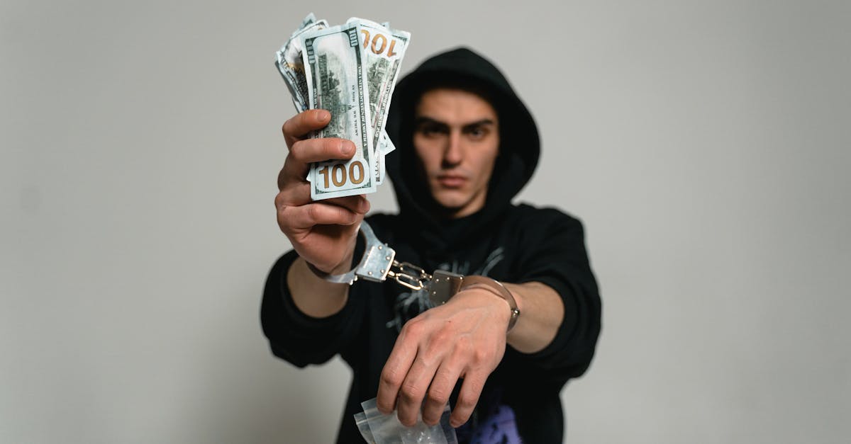 Bărbat din Sălaj reținut pentru abuzuri asupra fiicelor sale