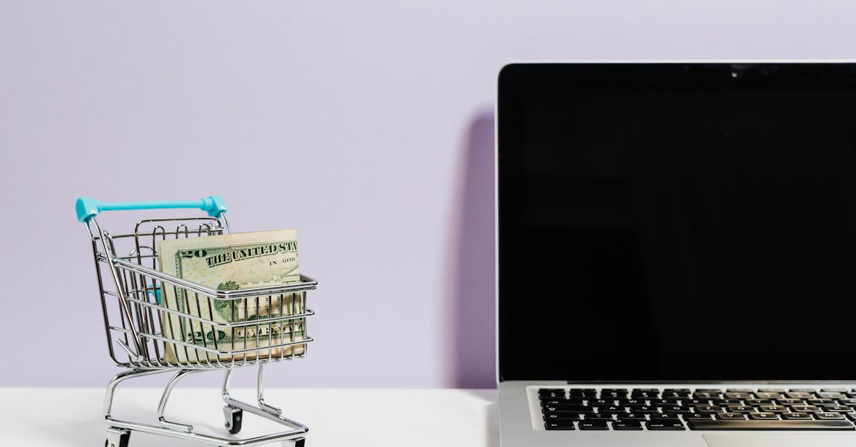 Atenție la înșelătoriile online: un economist cunoscut este folosit pentru a promova fraude