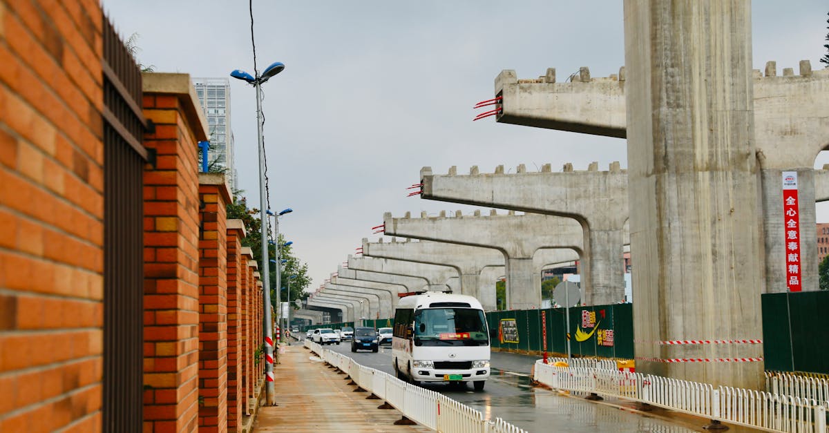 Proiectul autostrăzii A1 avansează: primele macarale turn instalate la Boița