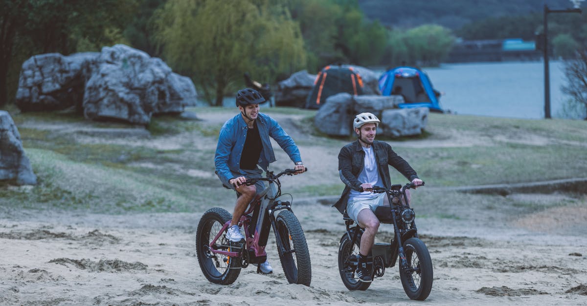 Două tinere aventuri: 1.400 km pe bicicletă prin România