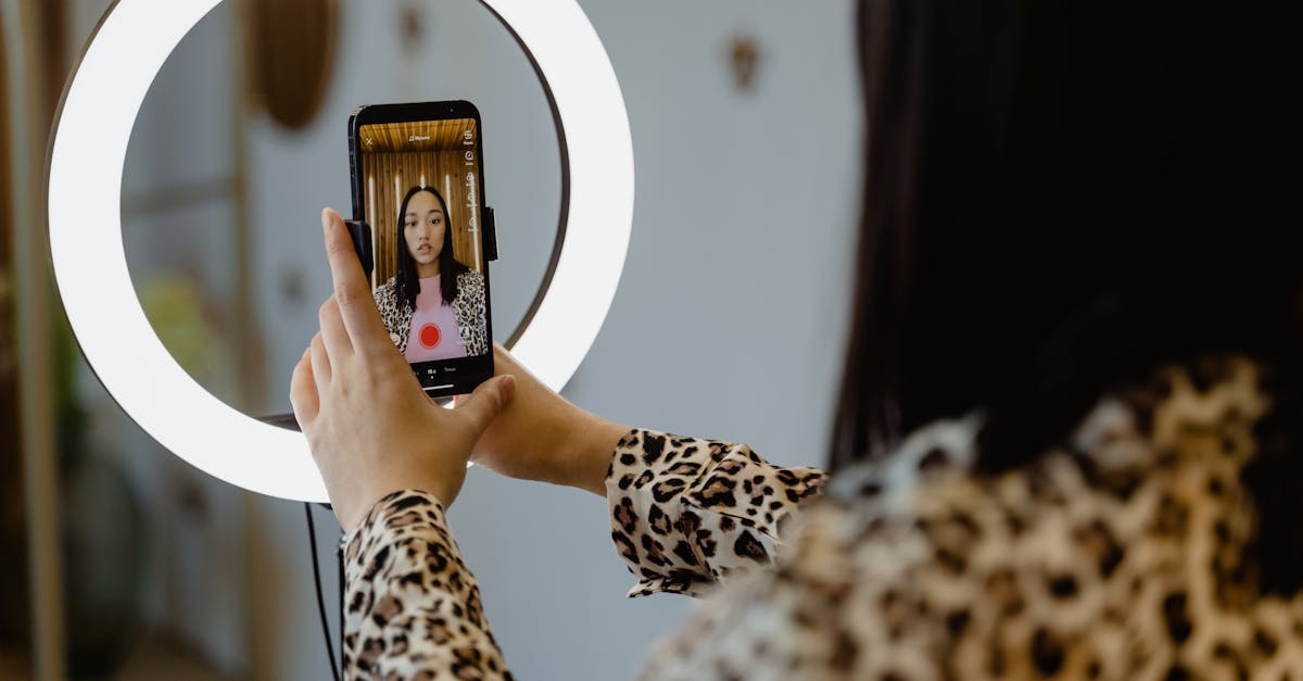Instagram limitează accesul la live pentru conturile cu urmăritori puțini