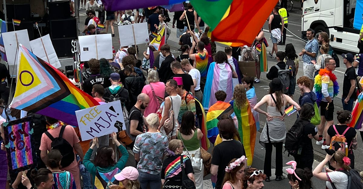 Hamburg înregistrează o participare record la parada Pride