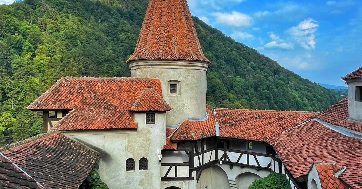 Castelul Bran atrage 150.000 de turiști în iulie: bilete de acces rapid disponibile