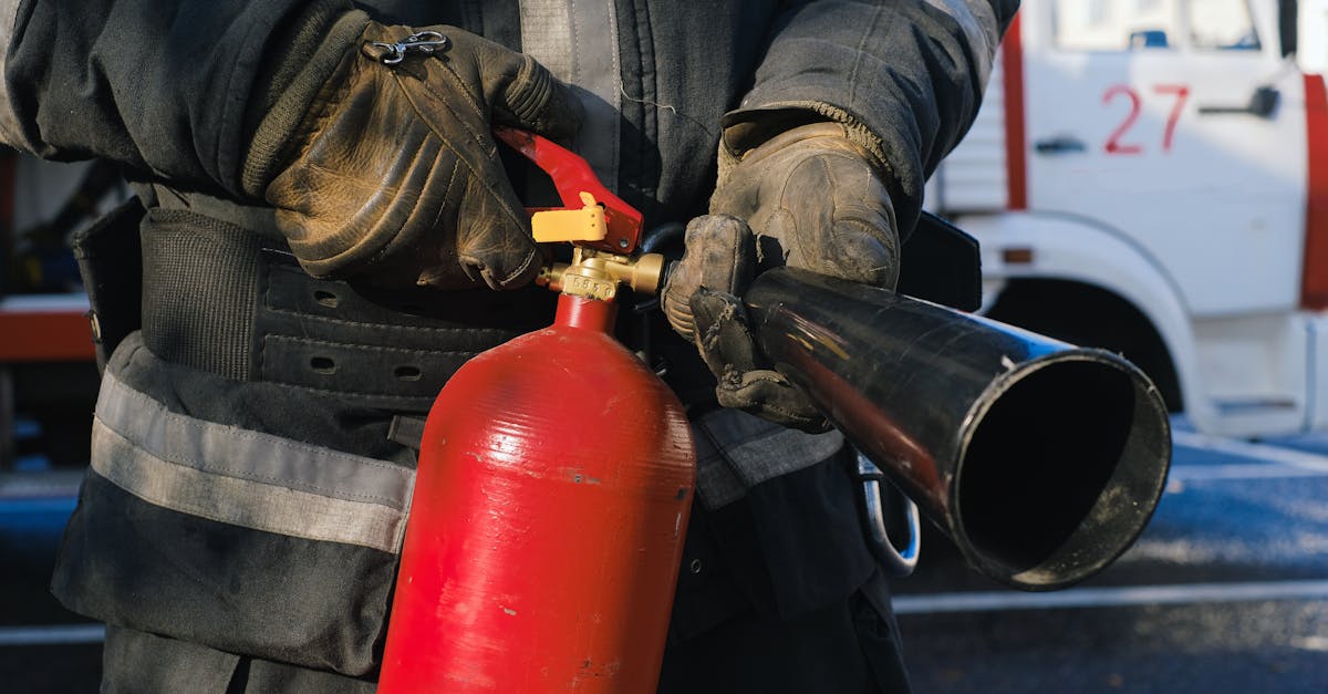 Incendiile din Arad afectează 14 hectare de vegetație în weekendul recent