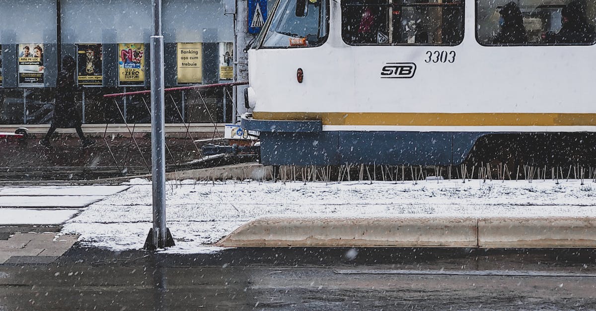 Lucrări de reabilitare pe strada Cuza Vodă din Iași: schimbări în circulația tramvaielor și autobuzelor