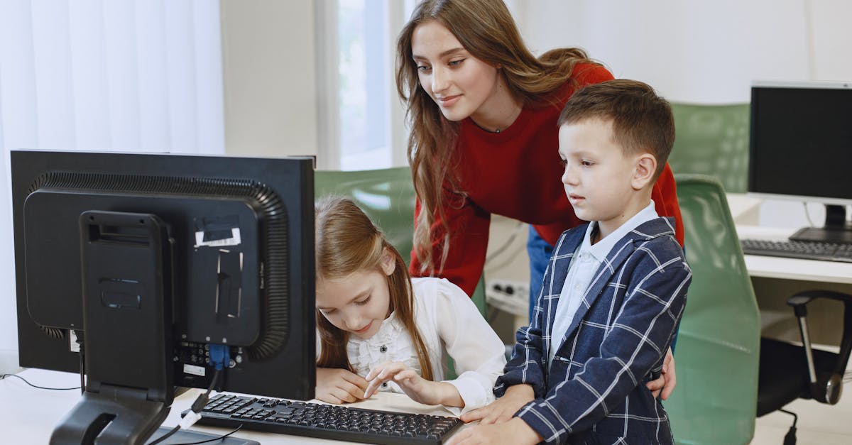 Bootcamp-ul STS debutează la Brașov cu noi oportunități pentru studenți