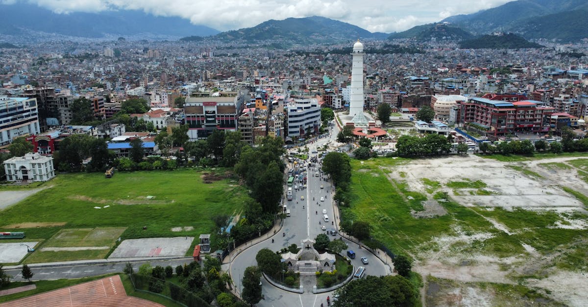 Vâlcea își modernizează drumurile, în timp ce Argeșul rămâne în urmă