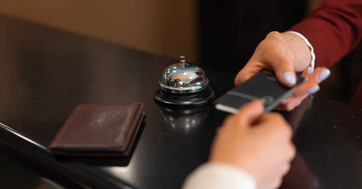 Criptomonedele câștigă teren în turism: 85% dintre europeni le consideră o opțiune pentru rezervări