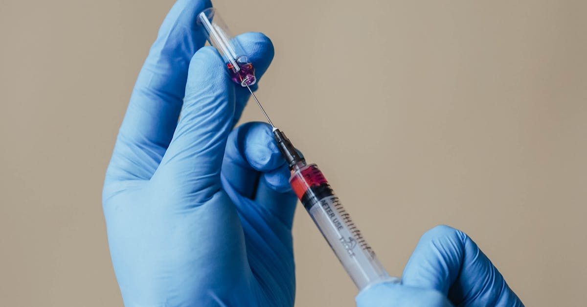 OMS revizuiește recomandările privind antibioticele în cazul Covid-19