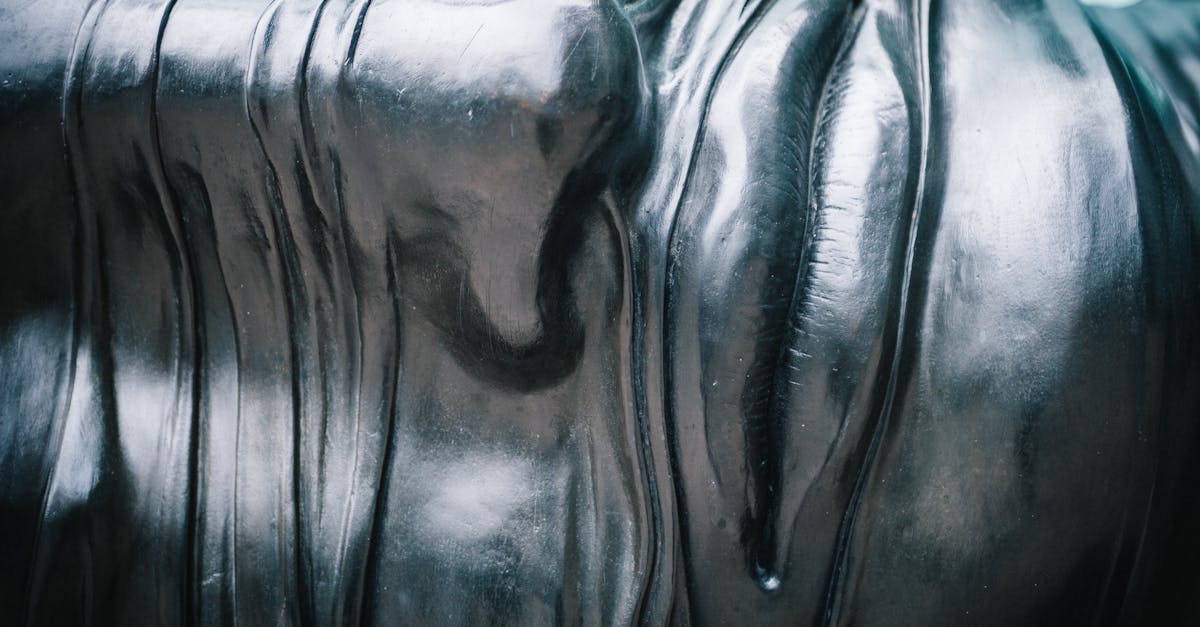 Expoziție inedită la Galeria ROD: Marcel Stanciu aduce sculpturi surprinzătoare
