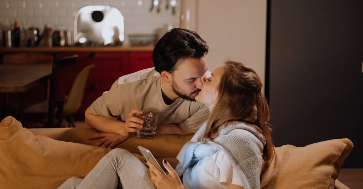 Gemenii se confruntă cu provocări la locul de muncă: horoscopul zilei