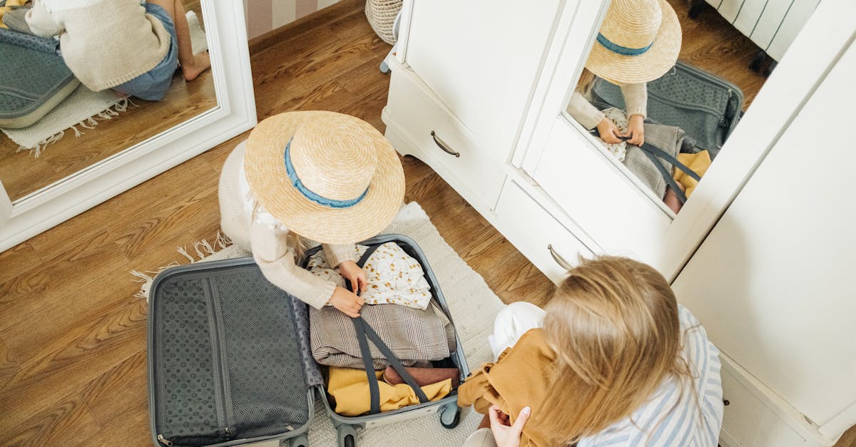 Ghidul ideal pentru bagajul de vacanță cu cei mici: esențialele fără stres