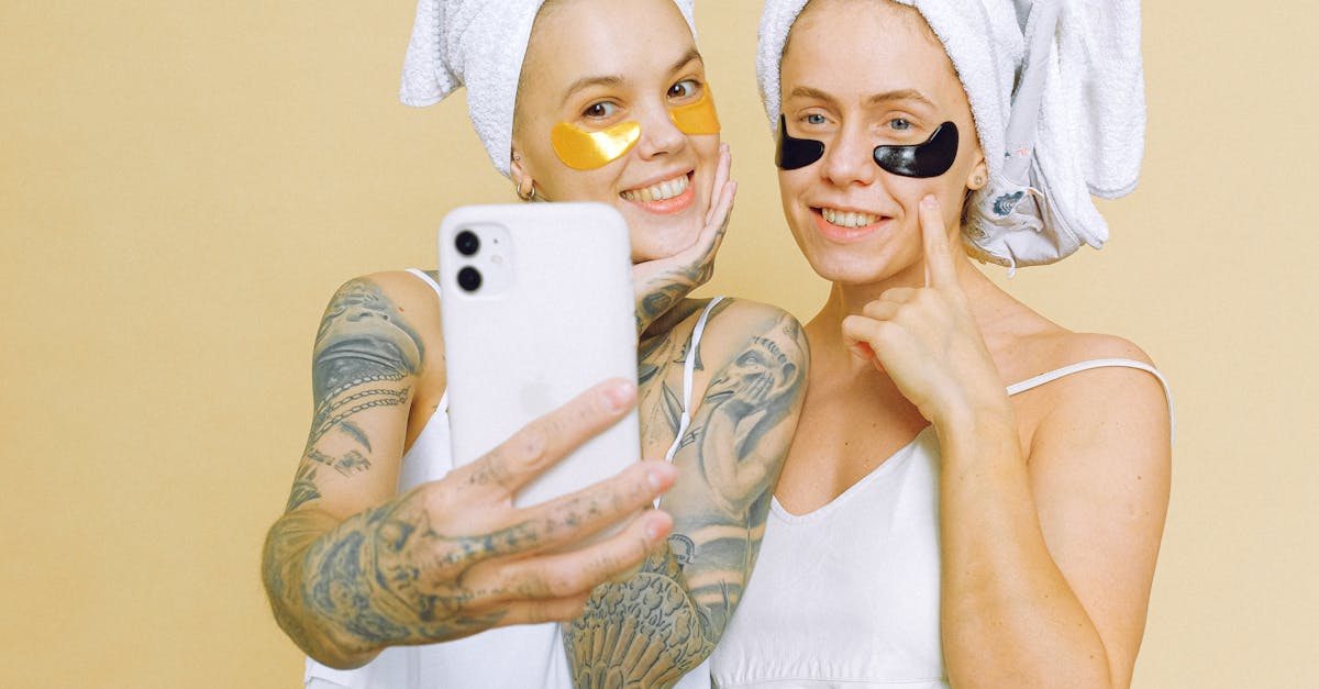 Tendințe riscante pe TikTok: Influencerii și metodele extreme pentru un somn mai bun