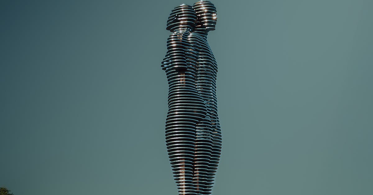 Expoziția emoționantă a sculptoriței Andrea Kiss în Cluj-Napoca