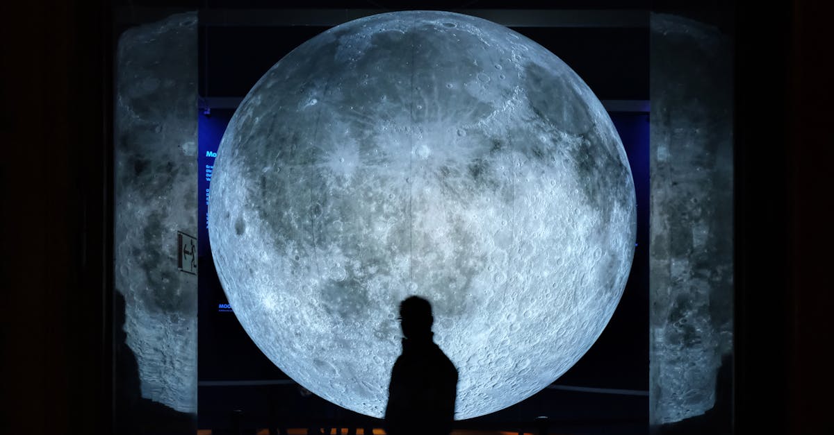 Explorarea Universului: Planetariul gonflabil ajunge la Iulius Mall Suceava